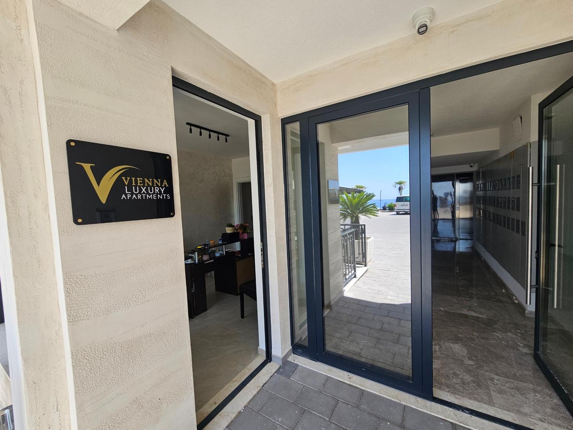 Vienna Luxury Apartments โดบราวอดา ภายนอก รูปภาพ